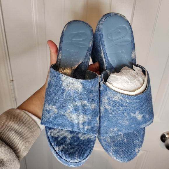 SOLD - Picture 5 of 13